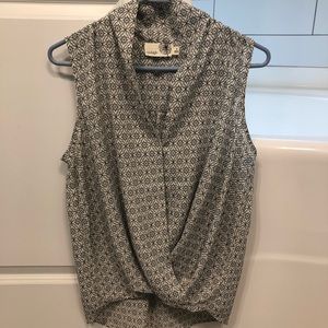 Everleigh sleeveless blouse